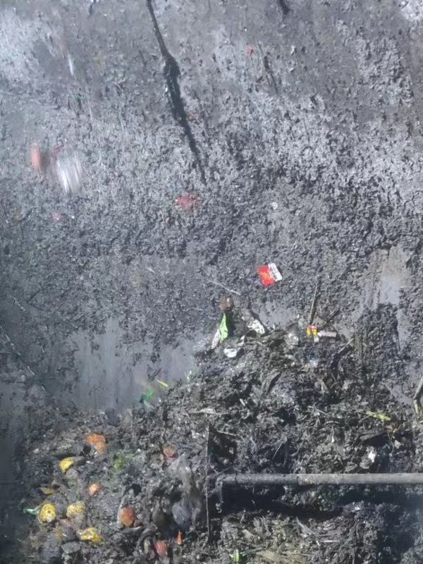 新宁污水池清理